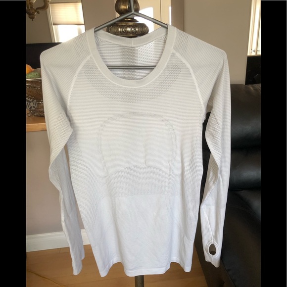 lululemon athletica Tops - Lululemon, Women’s 6, Swiftly Tech Long Sleeve Crew, GUC